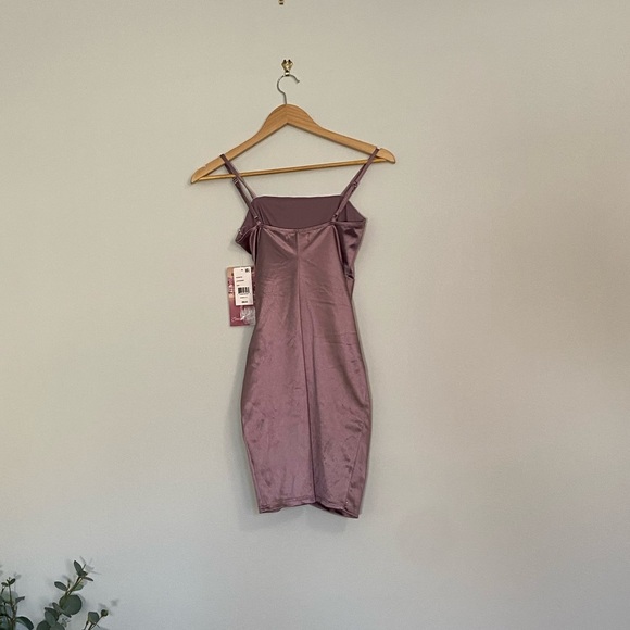 Emerald Sundae Juniors' Ruched Asymmetric Bodycon Dress - Picture 7 of 8